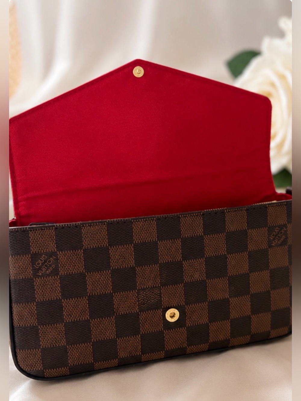 L V 1:1 Monogram Envelope Clutch - Brown 1:1 - Picture 5 of 5